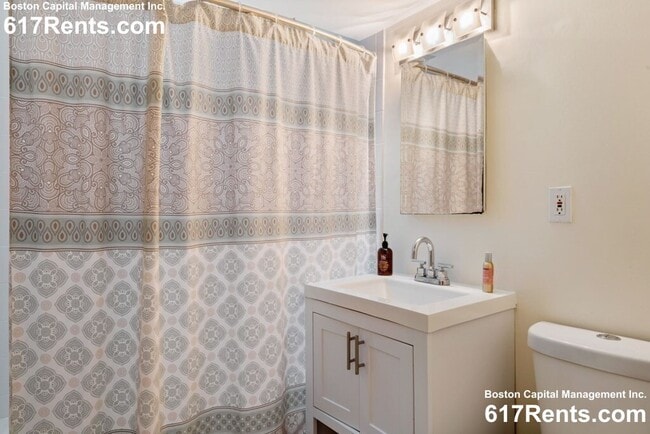 Photo - 1982 Commonwealth Ave