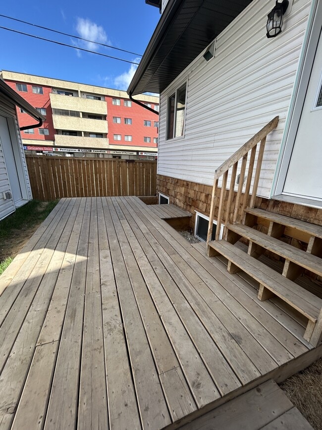 Building Photo - 11354-11353 53 St NW Unit 11354 - Bsmt