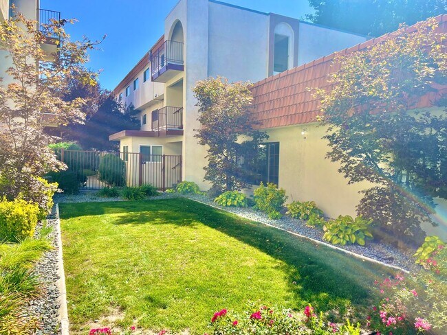 Photo - Sherwood Forest Apartments