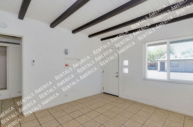 3048 N Sparkman Blvd