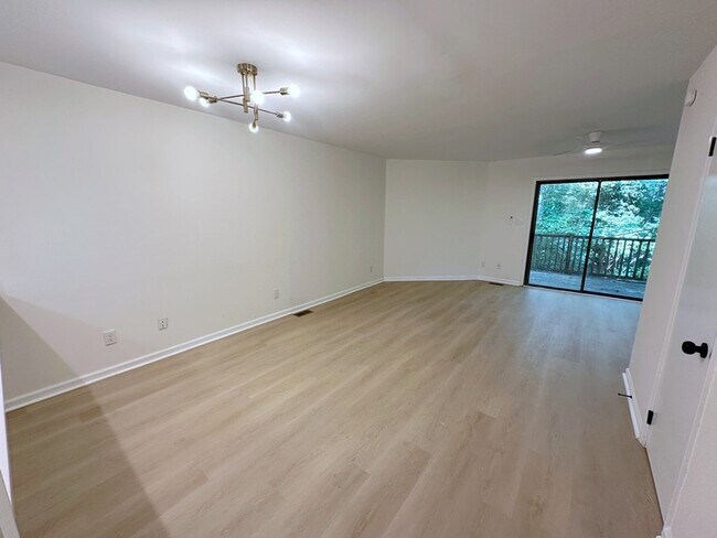 908 Hearthridge Ct