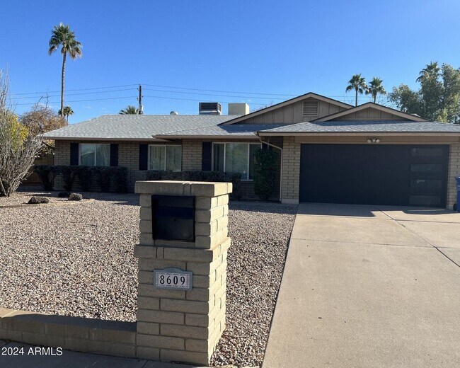 Photo - 8609 N 16th Ave