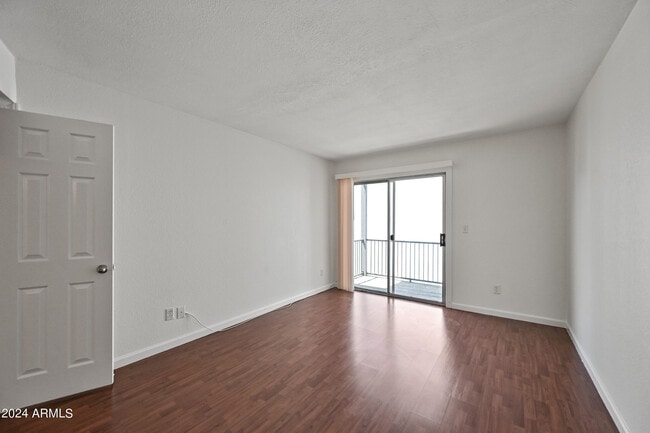 Photo - 740 W Elm St Unit 247