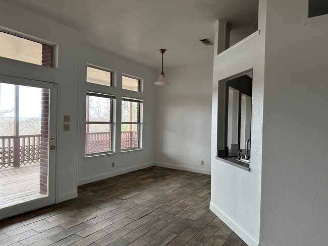 Photo - 127 Wind Ridge Dr