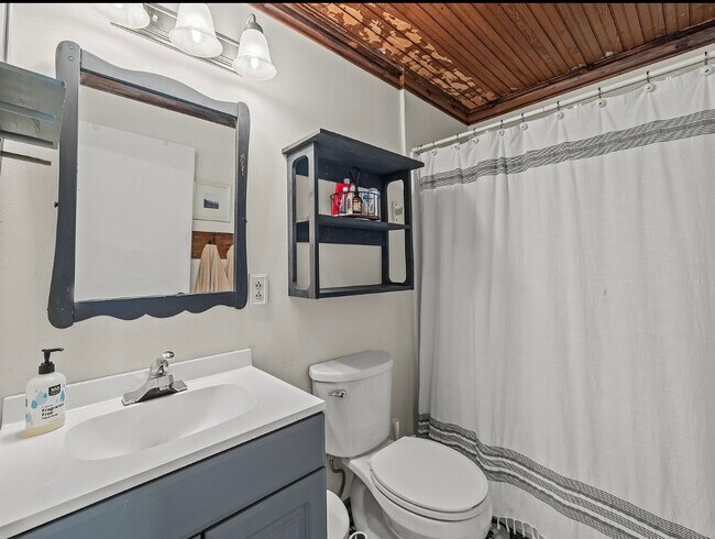 Photo - 1305 Halltown Rd