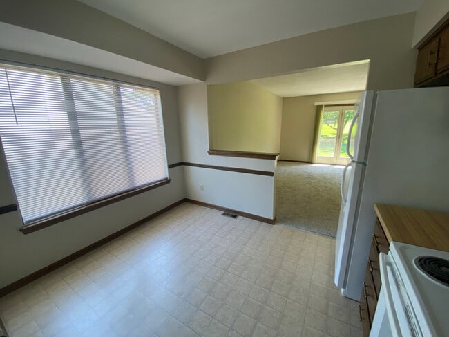 Photo - 733 SE Claremont St