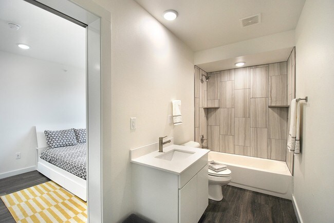 Bathroom - Modern 1540