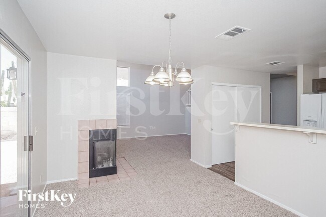 Photo - 5317 Sandstone Dr