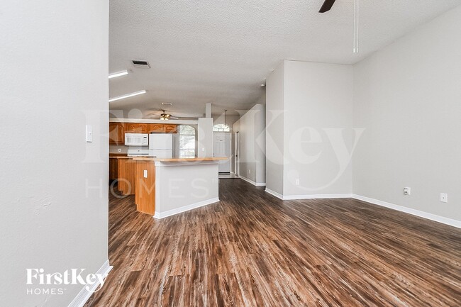 Photo - 1405 Compton St