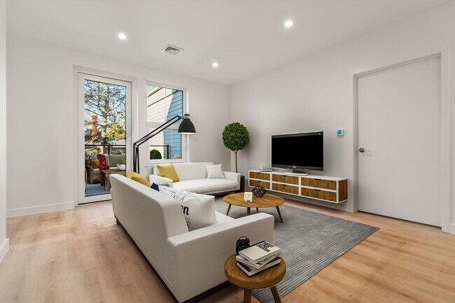 Photo - 1151 Walnut St Unit 308