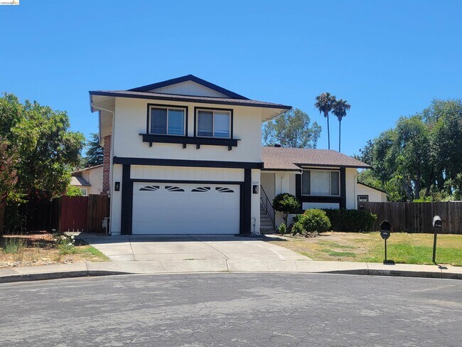 2210 Sierra Ct