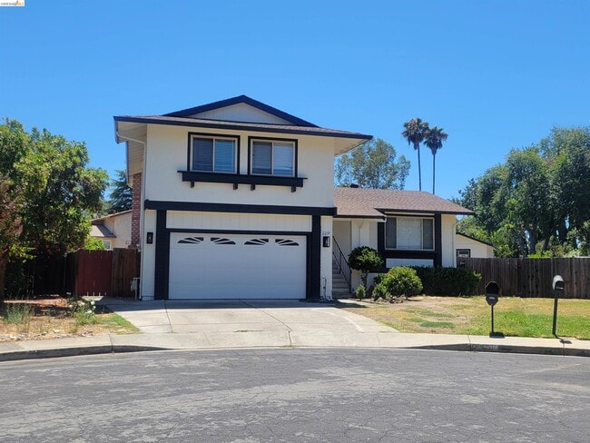Building Photo - 2210 Sierra Ct