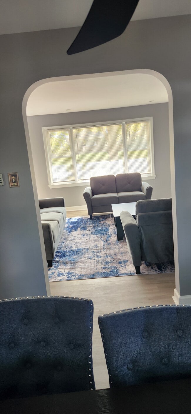 Photo - 948 White Oak Dr