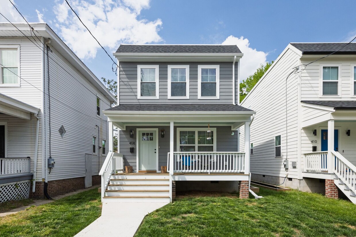 Renovated 3 Bedroom Home Available Mid June - Renovated 3 Bedroom Home Available Mid June