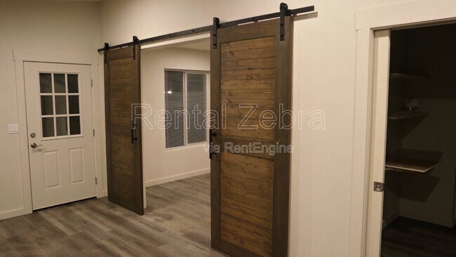 Photo - 374 SE Garner St