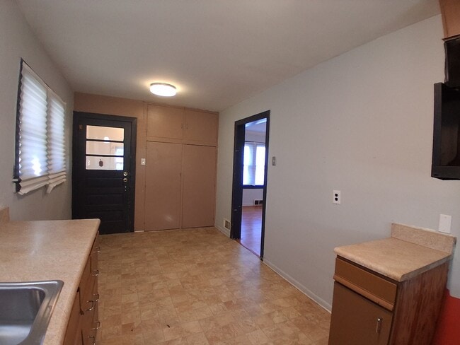 Photo - 1508 E English St