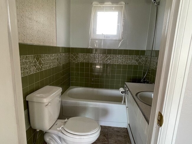 Photo - 410 29 Rd
