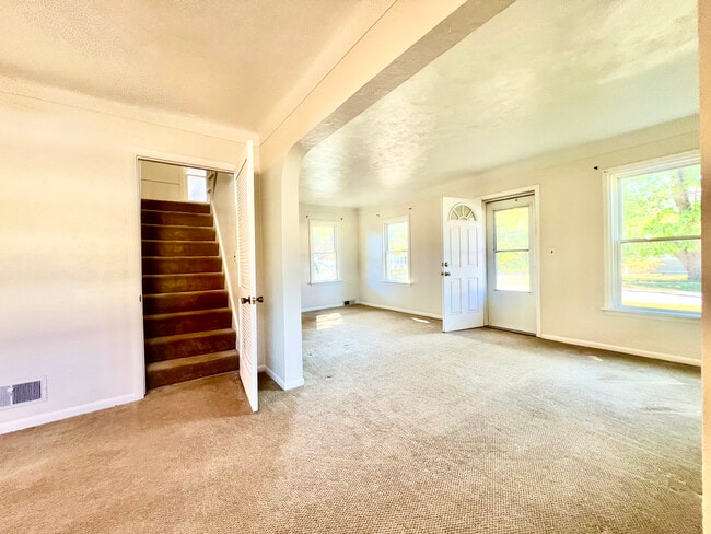 Photo - 5124 Allen St