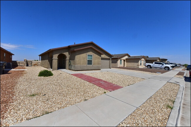 Building Photo - 741 Nuevo Desierto Dr Rental