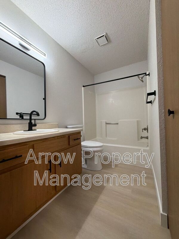Photo - 2350 N 44th St Unidad 8