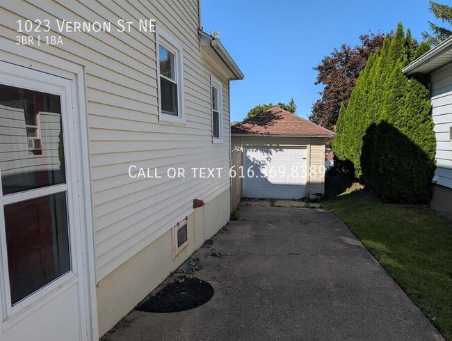 Photo - 1023 Vernon St NE