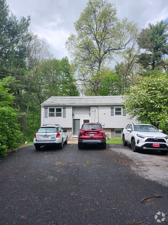 Building Photo - 150 Longmeadow Ln Unit 150 Longmeadow Lane Rental