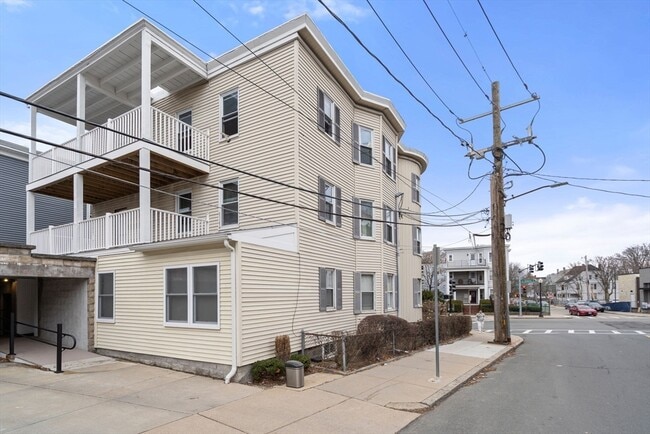 Photo - 438 Washington St Apartments Unit 2