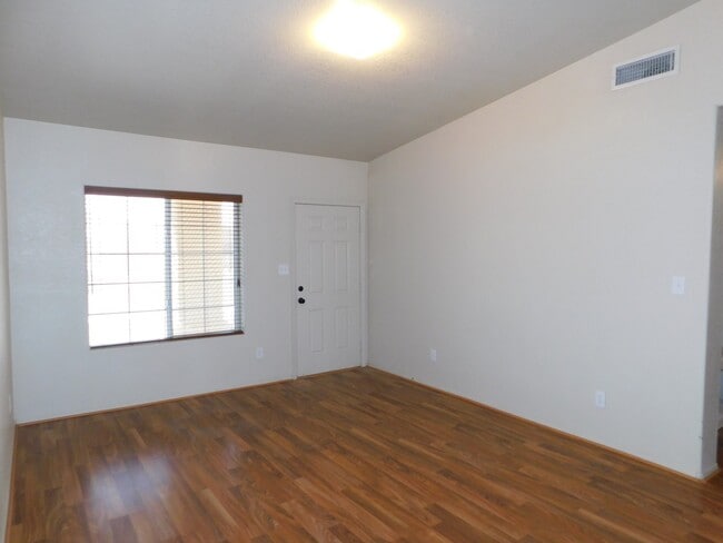 Photo - 4 BEDROOM HOME IN SAGUARO!