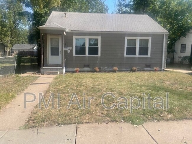 Building Photo - 812 N Estelle St Rental