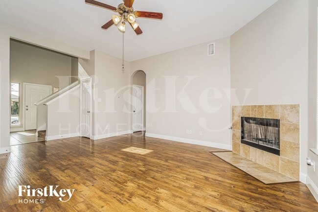 Photo - 1215 Jessie Ln