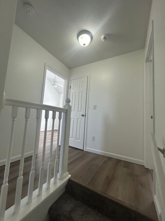 Photo - 6768-MF2-E2 Unit 100