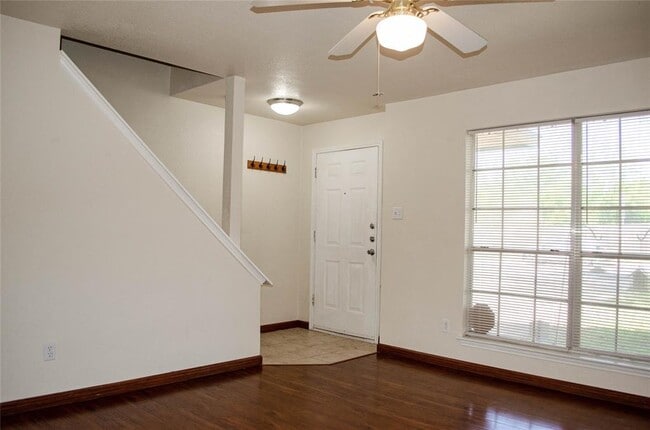 Photo - 505 Shant St