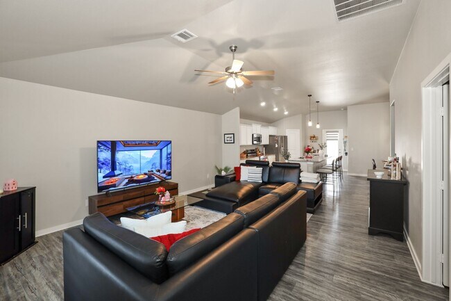 Photo - 3/2/2 Rental in the Meadows ~ 1743 Wesleyan!