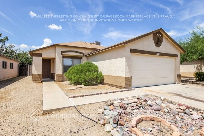 Building Photo - 12628 N Main St