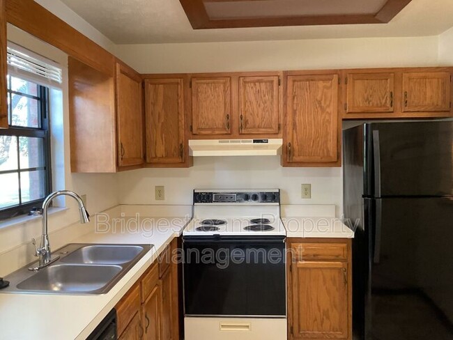 Photo - 4579 Burchdale St