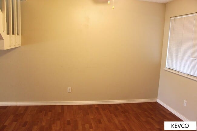 Photo - Spacious Townhouse with Plenty of Amenities!