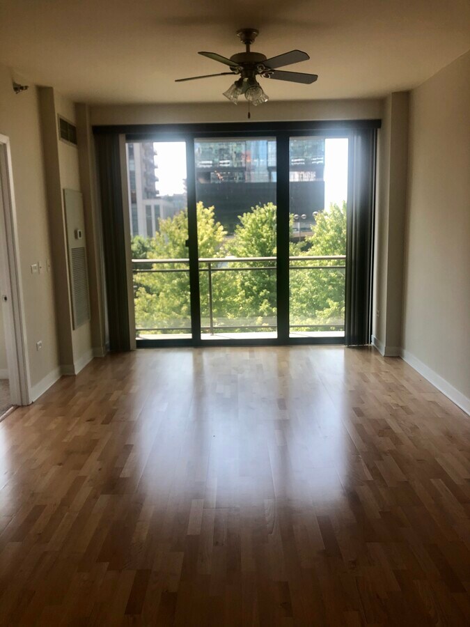 Photo - 334 N Des Plaines St Apartment Unit 607