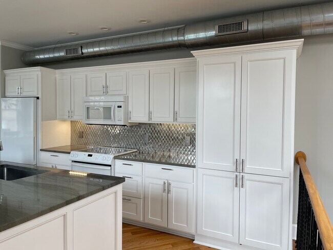 Photo - 116 E Council St Unit B