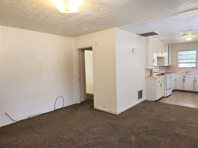 Photo - 890-892 Harriot St