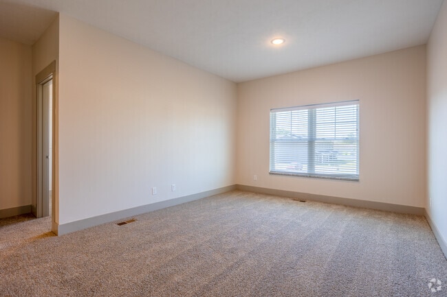 3BR, 2.5BA - 1,760SF - Primary Bedroom
