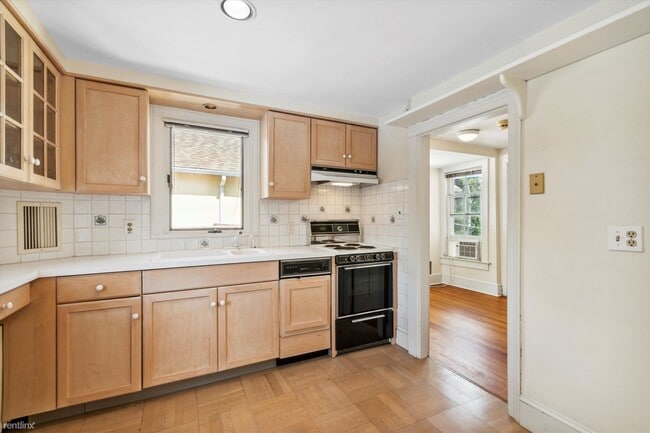 Photo - 2 br, 1 bath Duplex - 364 Nassau St Unit 1