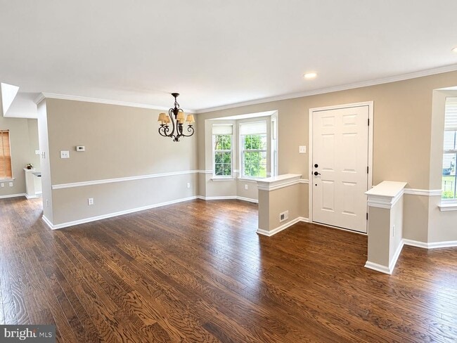 40 Hearthstone Ln