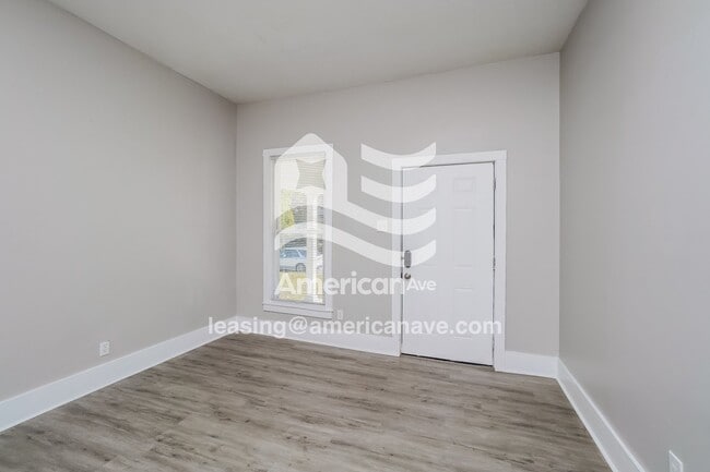 Photo - 2635 Hale Ave