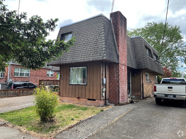Building Photo - 420 NW 16th St Rental