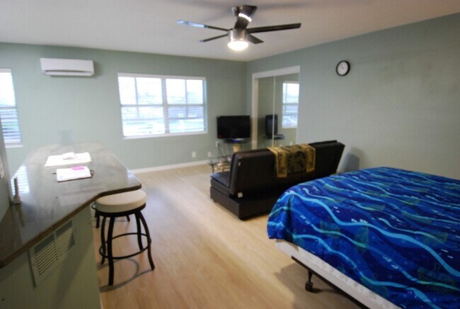 Photo - 200 104th Ave Unidad #2