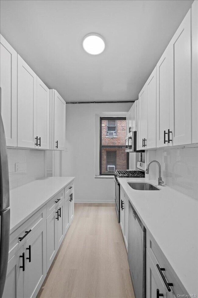 Photo - 117 Seaman Ave Unit 4C
