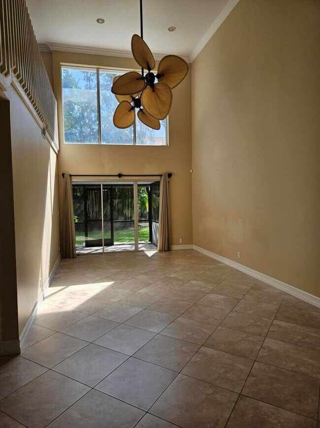 Building Photo - 7526 Pinewalk Dr S