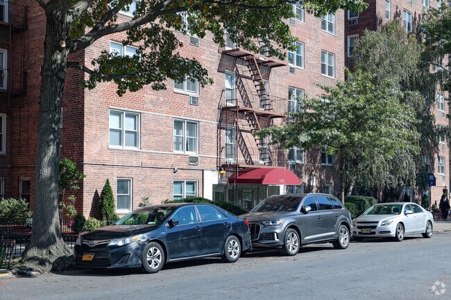 Photo - 2155 82nd St