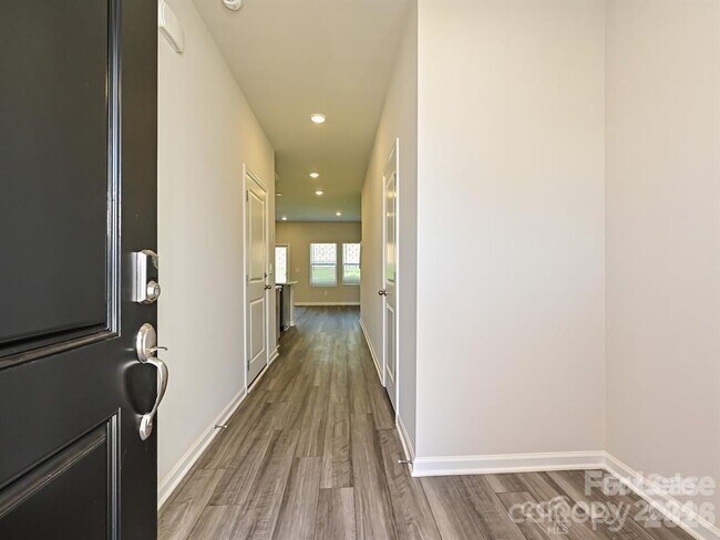 Photo - 5240 Brailey Cir