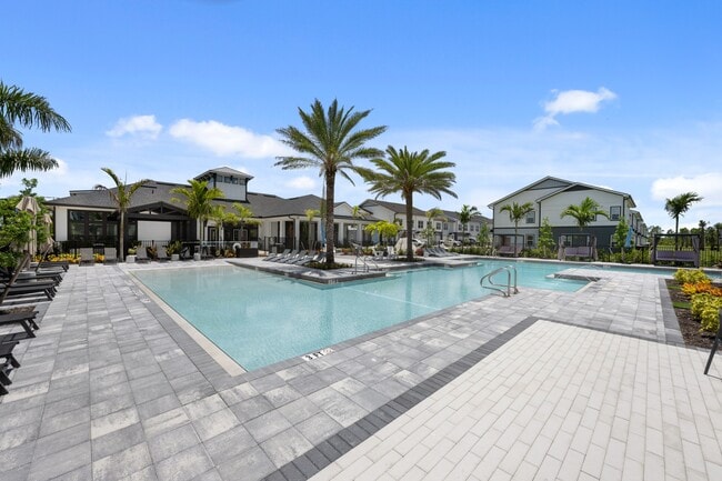 Novo Gateway | Apartments and Townhomes